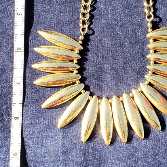 NECKLACE - gold statement - Picture 7 of 7
